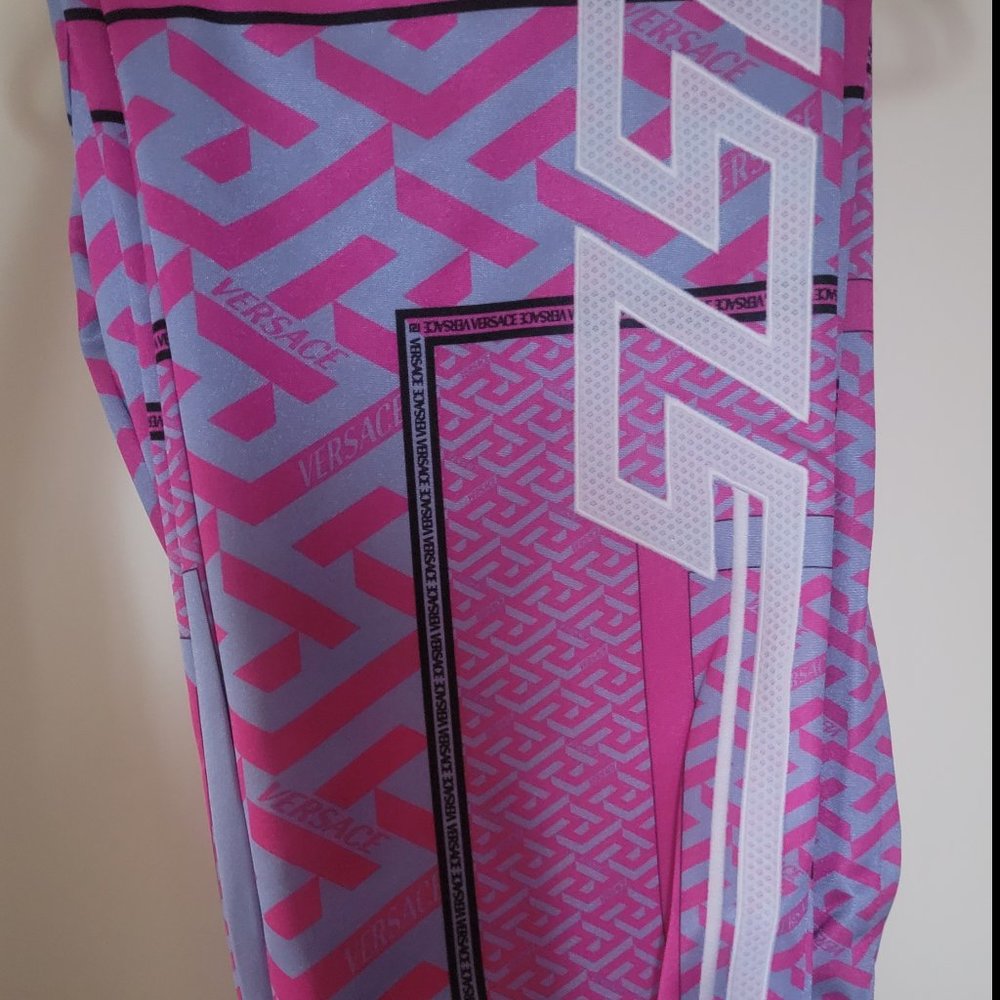Versace - Picture 2 of 2